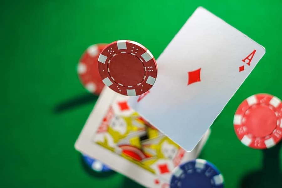 Để kiếm được số tiền lớn khi chơi Blackjack bạn cần học những kinh nghiệm sau